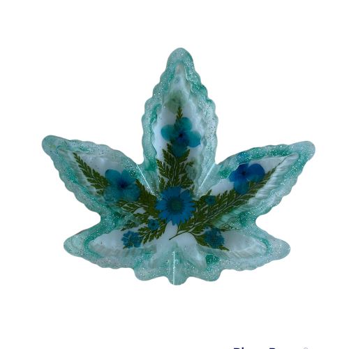 Buy Infinite Chaos - Crystal Leaf Resin Ashtray Ashtray | Slimjim India