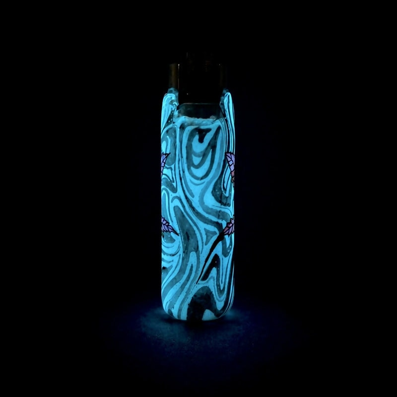 Load image into Gallery viewer, Buy The Glow Leaf Lighter | Slimjim India
